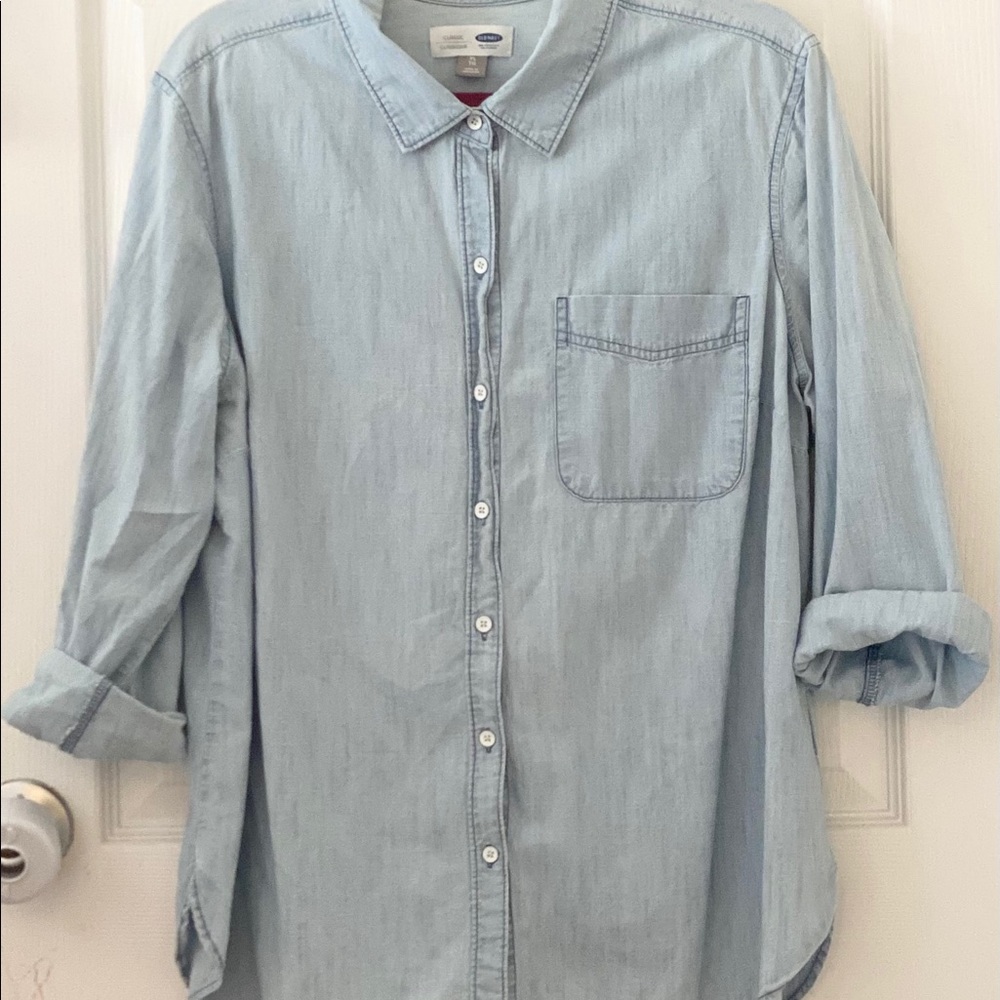 SOLD!Old Navy Classic shirt for women